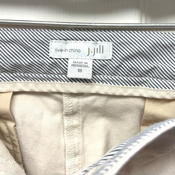 J.Jill Shorts, Tan Khaki Live In Chino, Cuffed, Women's Size 18 - Picture 4 of 5